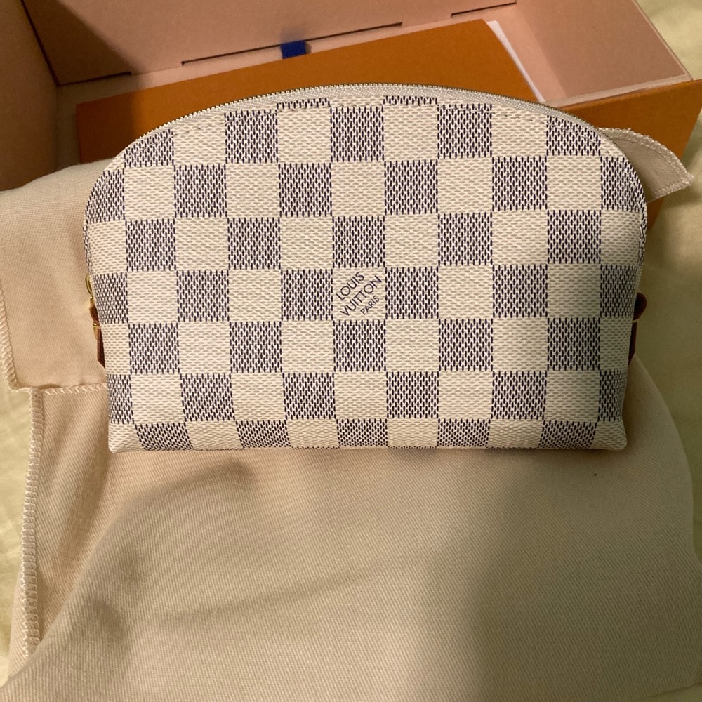 NEW Louis Vuitton cosmetic bag